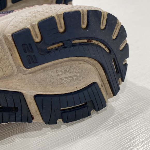 BROOKS RUNNING SHOES SIZE 8.5. Adrenaline gts 22 - Picture 5 of 12